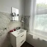 Apartament Charming Near With Garden, 100 M² *