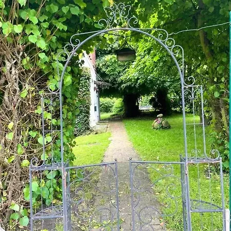 Charming Apartment Near Emden With Garden, 100 M² Apartament Emden