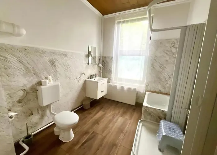 Charming Near With Garden, 100 M² Apartamento Emden